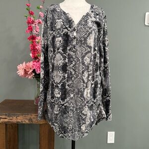 Sandy & Marcie’s Great Expectations Maternity Long Sleeve